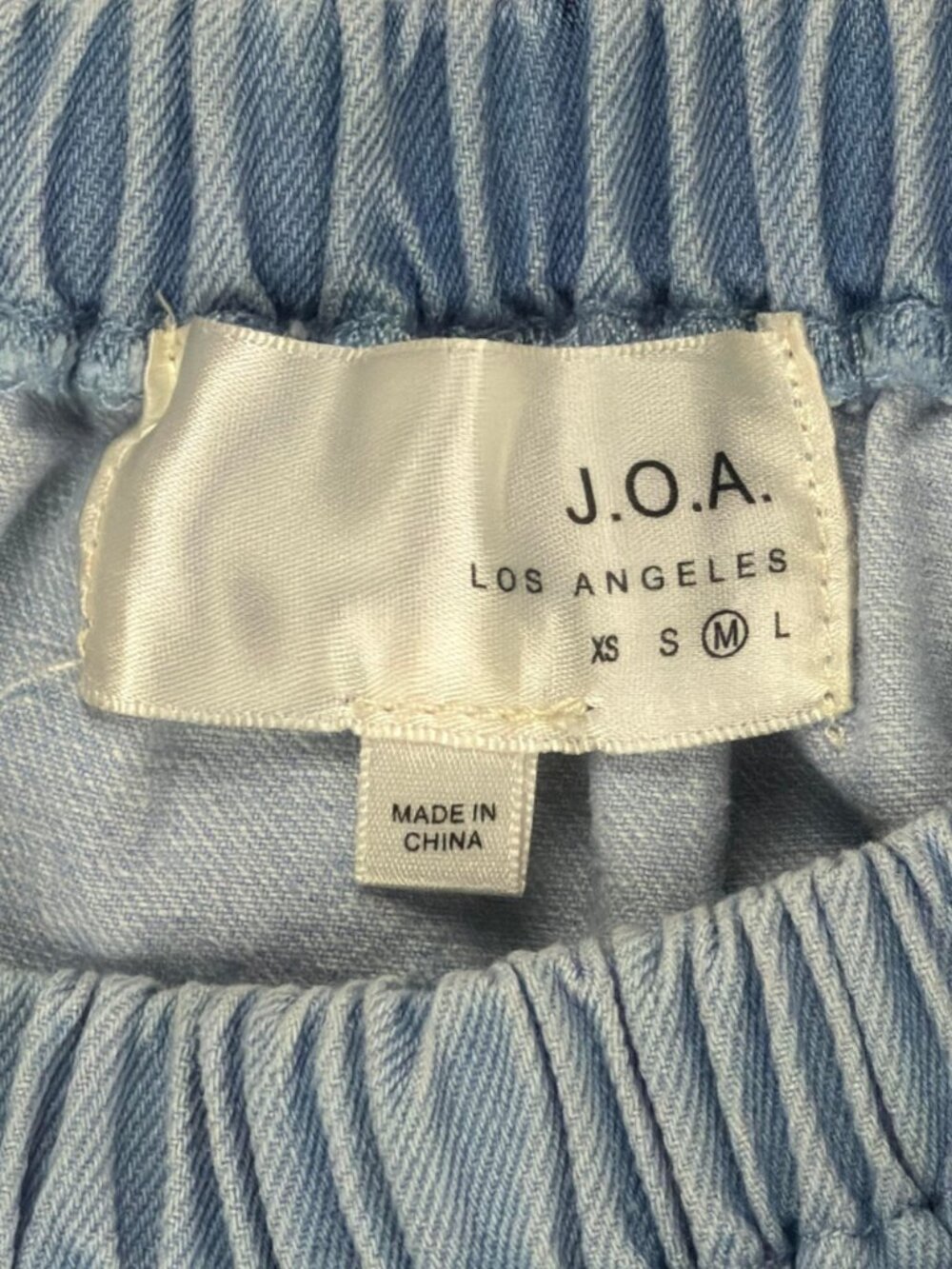 J.O.A. Off the Shoulder Frayed Denim Top Women's Size M Light Wash RARE Boho EUC - Picture 8 of 13